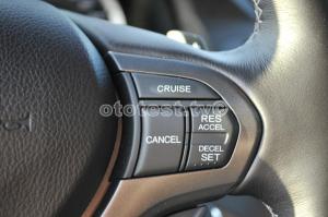 2012-Honda-Accord025