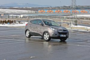 2012-Hyundai-ix36-16004