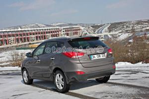 2012-Hyundai-ix36-16005