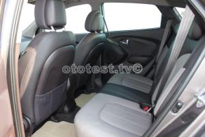 2012-Hyundai-ix36-16011