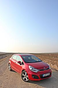2012-Kia-Rio012