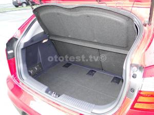 2012-Kia-Rio015