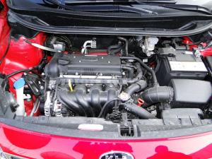 2012-Kia-Rio017