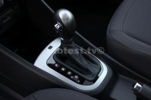 2012-Kia-Rio019