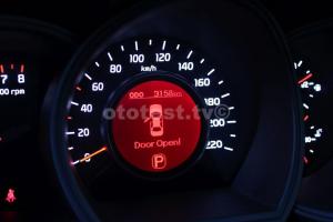 2012-Kia-Rio020
