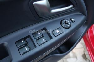 2012-Kia-Rio024