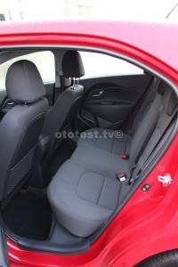 2012-Kia-Rio027