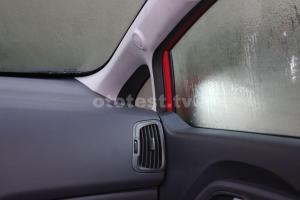 2012-Kia-Rio029