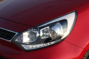 2012-Kia-Rio033
