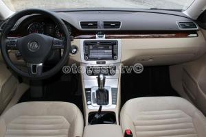 2012-VW-Passat021